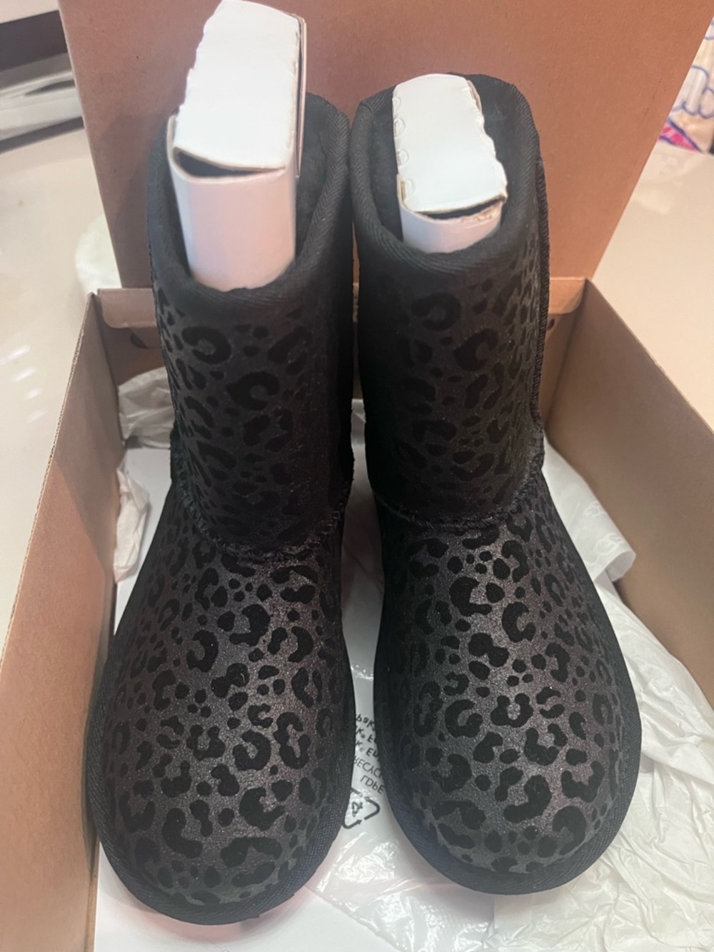 UGG Kids Classic II Glitter Leopard Black Boots - Picture 2 of 5